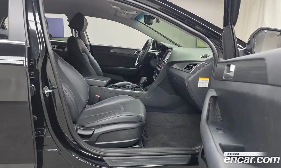 Hyundai Sonata 2019 2.0 Автомат в Москве № 3259, фото 17