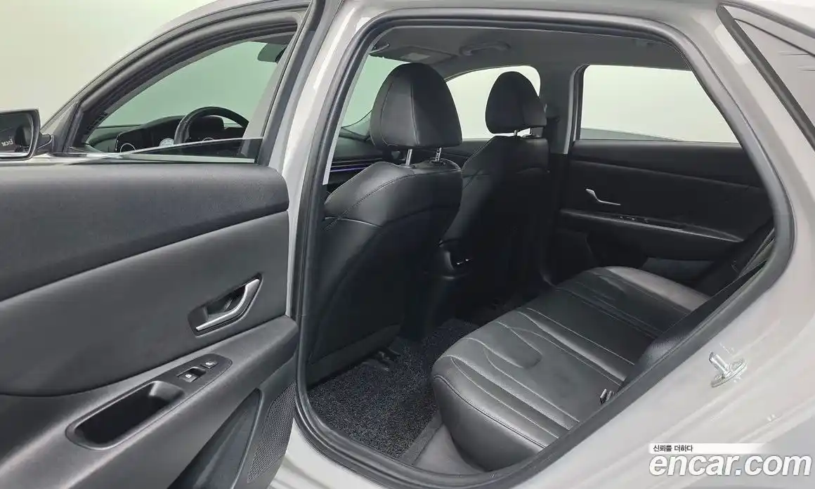 Hyundai Avante 2023 1.6 Автомат в Москве № 331518, фото 20