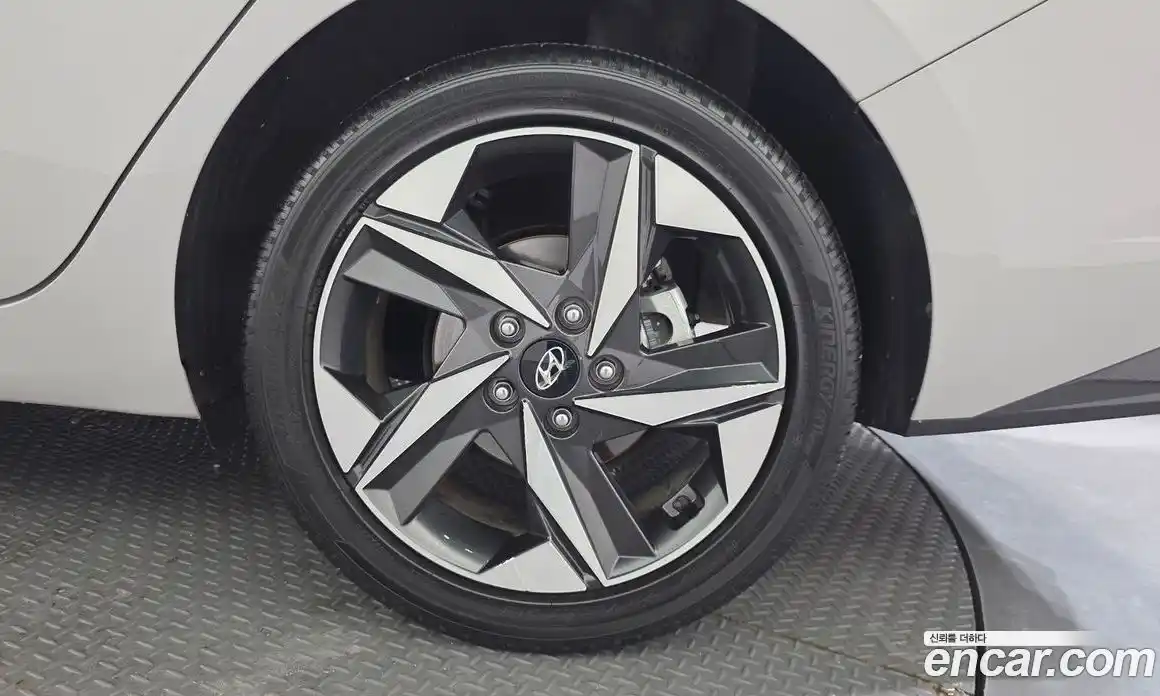 Hyundai Avante 2023 1.6 Автомат в Москве № 331518, фото 4