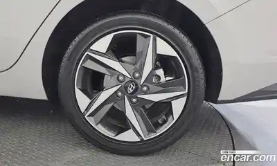 Hyundai Avante 2023 1.6 Автомат в Москве № 331518, миниатюра 4