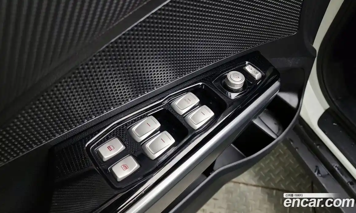 SsangYong TIBOLI 2018 1.6 Автомат в Москве № 341358, фото 8