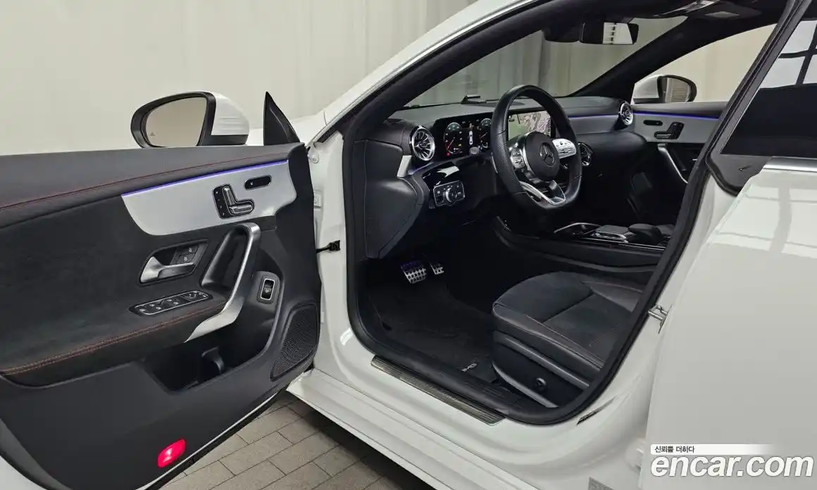 Mercedes-Benz CLA-Class 2023 2.0 Автомат в Москве № 369904, фото 10