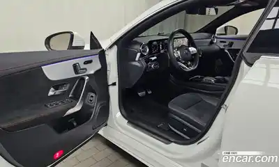 Mercedes-Benz CLA-Class 2023 2.0 Автомат в Москве № 369904, миниатюра 10