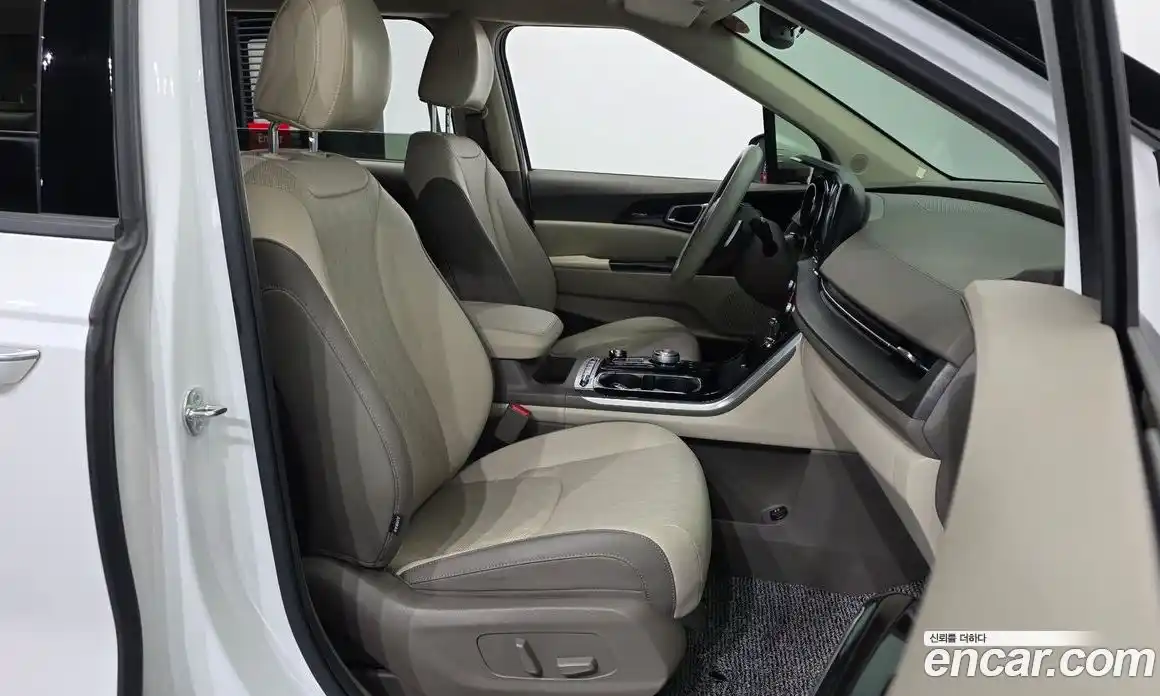 Kia Canival 2023 2.2 Автомат в Москве № 384811, фото 11