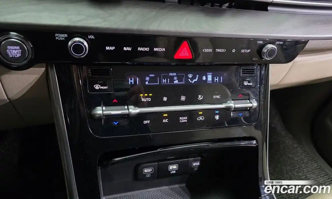 Kia Canival 2023 2.2 Автомат в Москве № 384811, фото 17