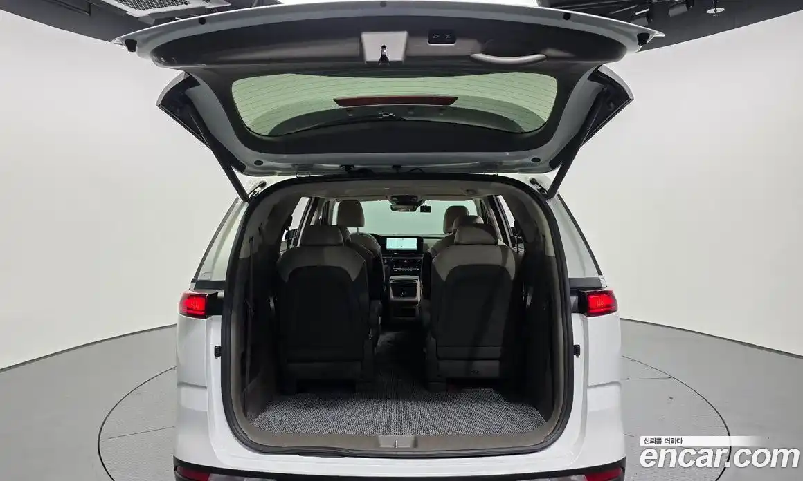 Kia Canival 2023 2.2 Автомат в Москве № 384811, фото 20