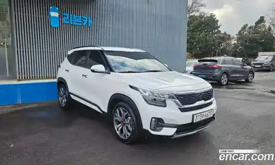 Kia Seltos 2023 1.6 Автомат в Москве № 52859, миниатюра 3