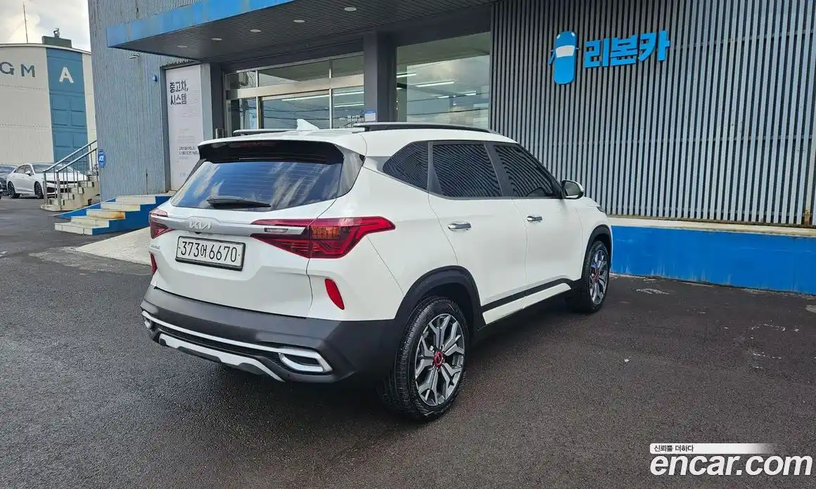 Kia Seltos 2023 1.6 Автомат в Москве № 52859, фото 4