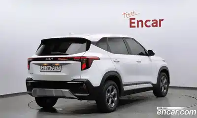 Kia Seltos 2023 1.6 Автомат в Москве № 55587, миниатюра 2