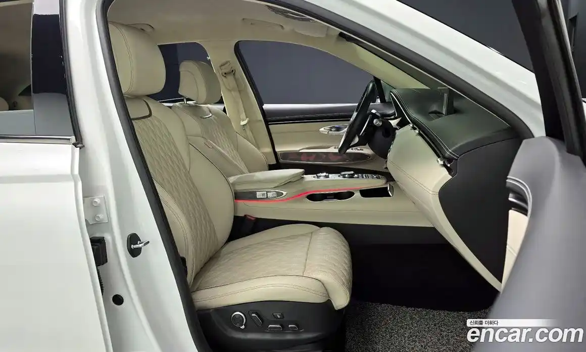 Genesis GV70 2024 2.5 Автомат в Москве № 57416, фото 18