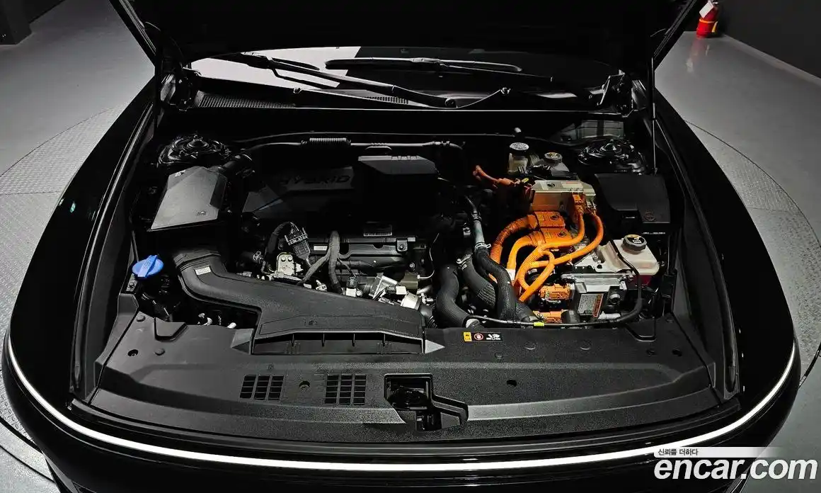 Hyundai Grandeur 2023 1.6 Автомат в Москве № 107930, фото 6