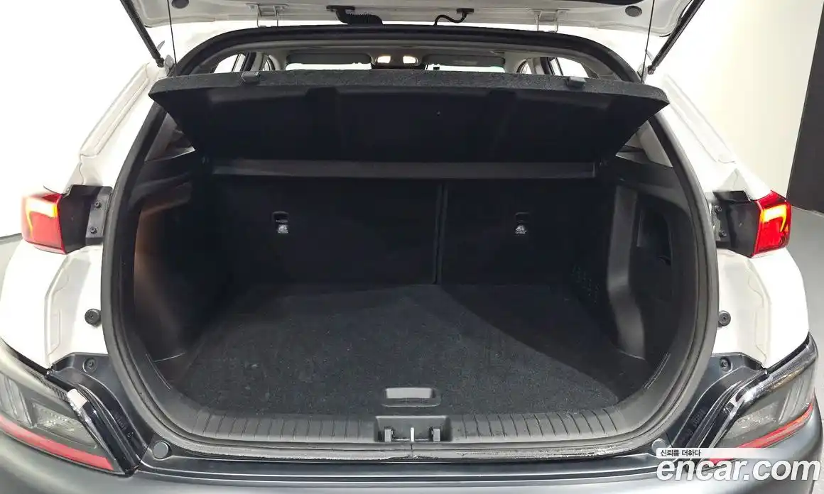 Hyundai Kona 2022 1.6 Автомат в Москве № 108692, фото 20