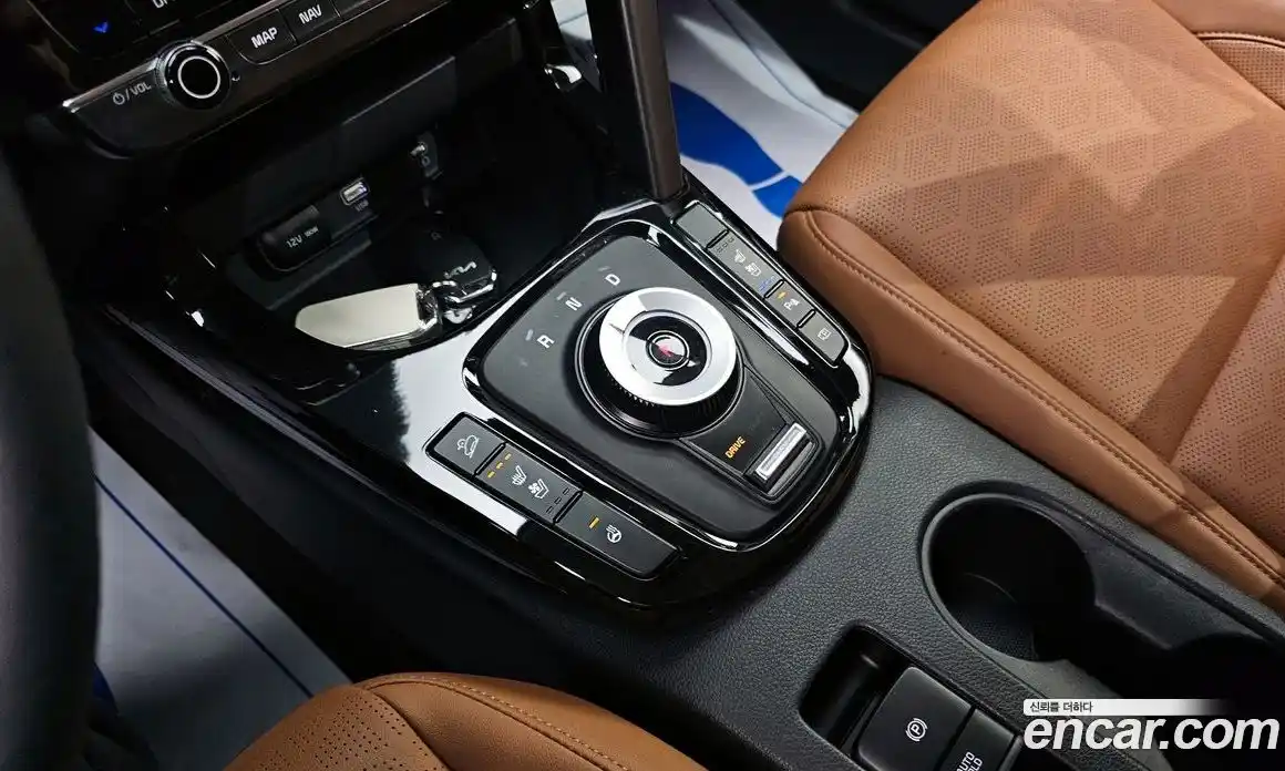 Kia Seltos 2023 1.6 Автомат в Москве № 120304, фото 8