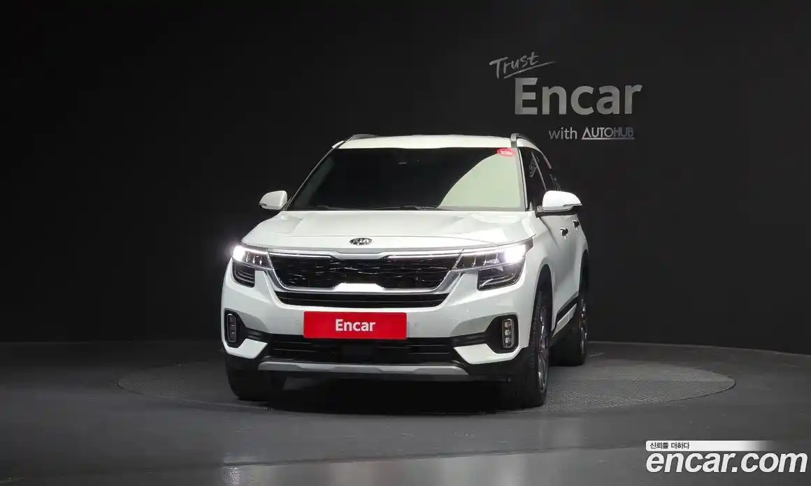 Kia Seltos 2022 1.6 Автомат в Москве № 120753, фото 1