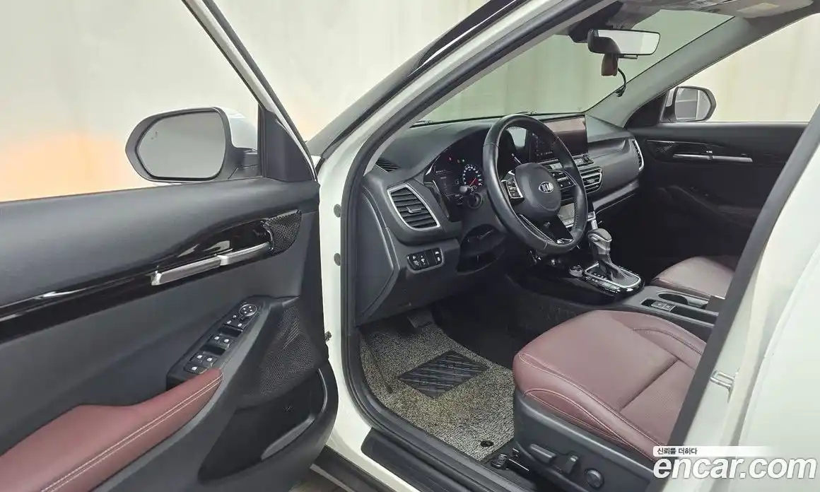 Kia Seltos 2022 1.6 Автомат в Москве № 120753, фото 20