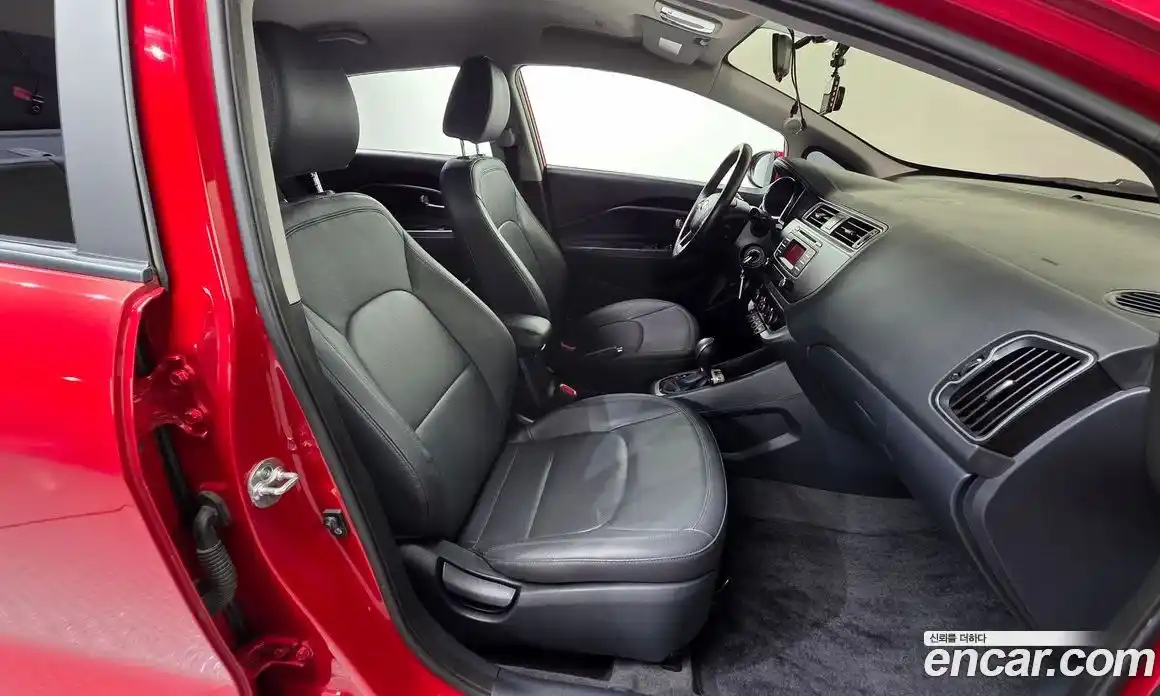 Kia Pride 2015 1.4 Автомат в Москве № 123971, фото 16