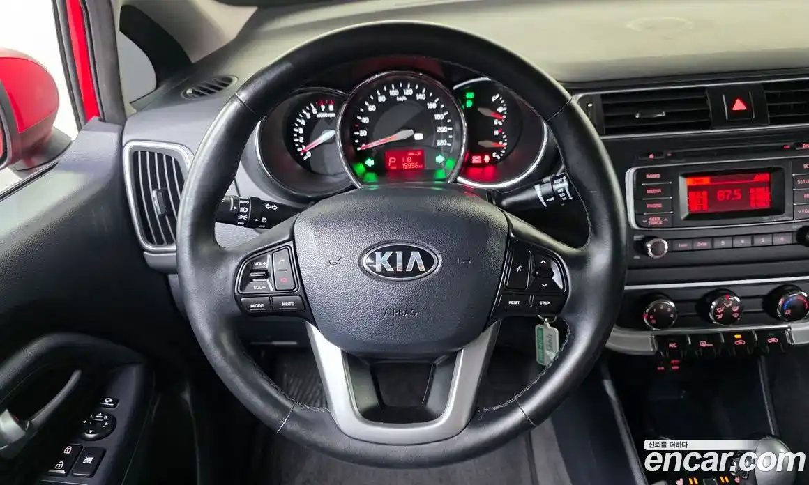 Kia Pride 2015 1.4 Автомат в Москве № 123971, фото 17