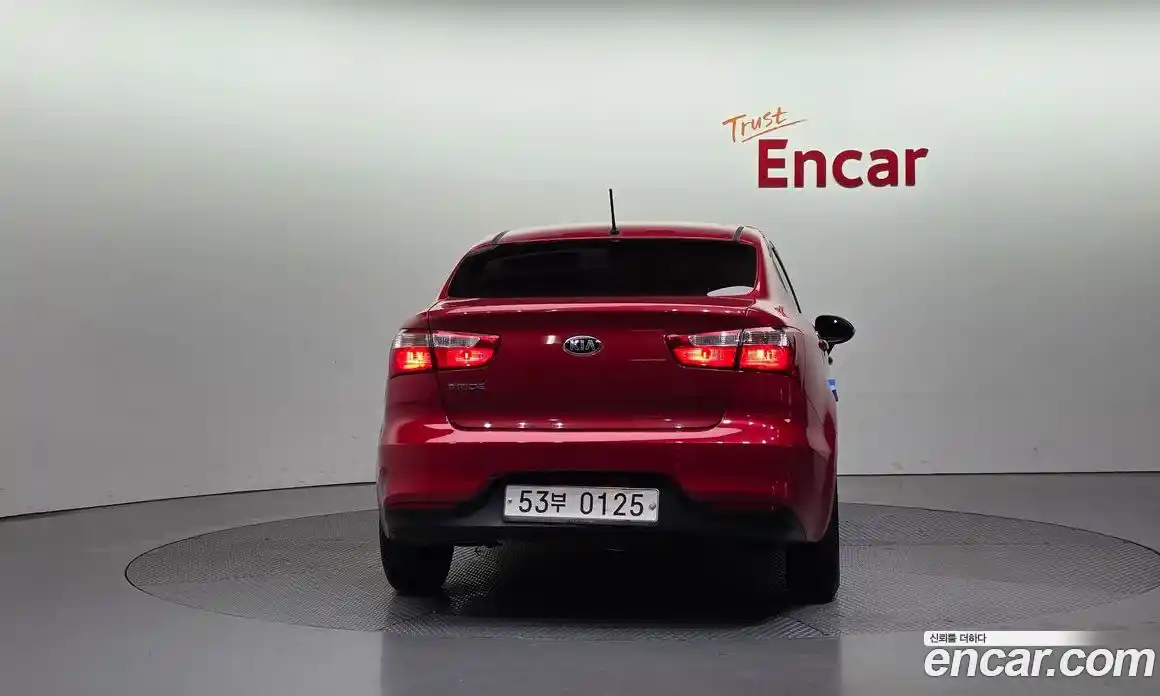 Kia Pride 2015 1.4 Автомат в Москве № 123971, фото 6