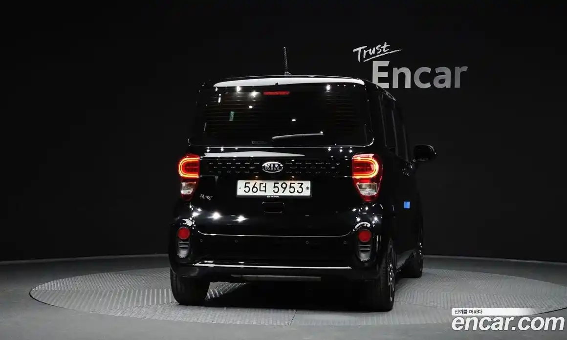 Kia Ray 2018 1.0 Автомат в Москве № 131946, фото 13