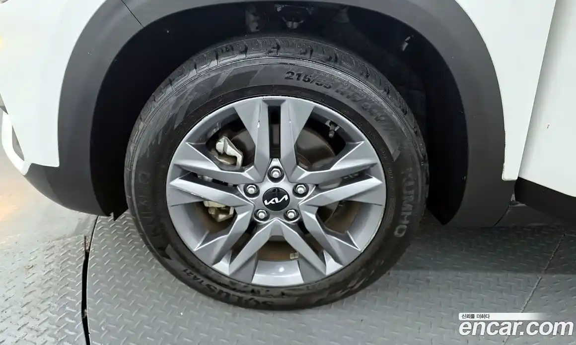 Kia Seltos 2022 1.6 Автомат в Москве № 132396, фото 3