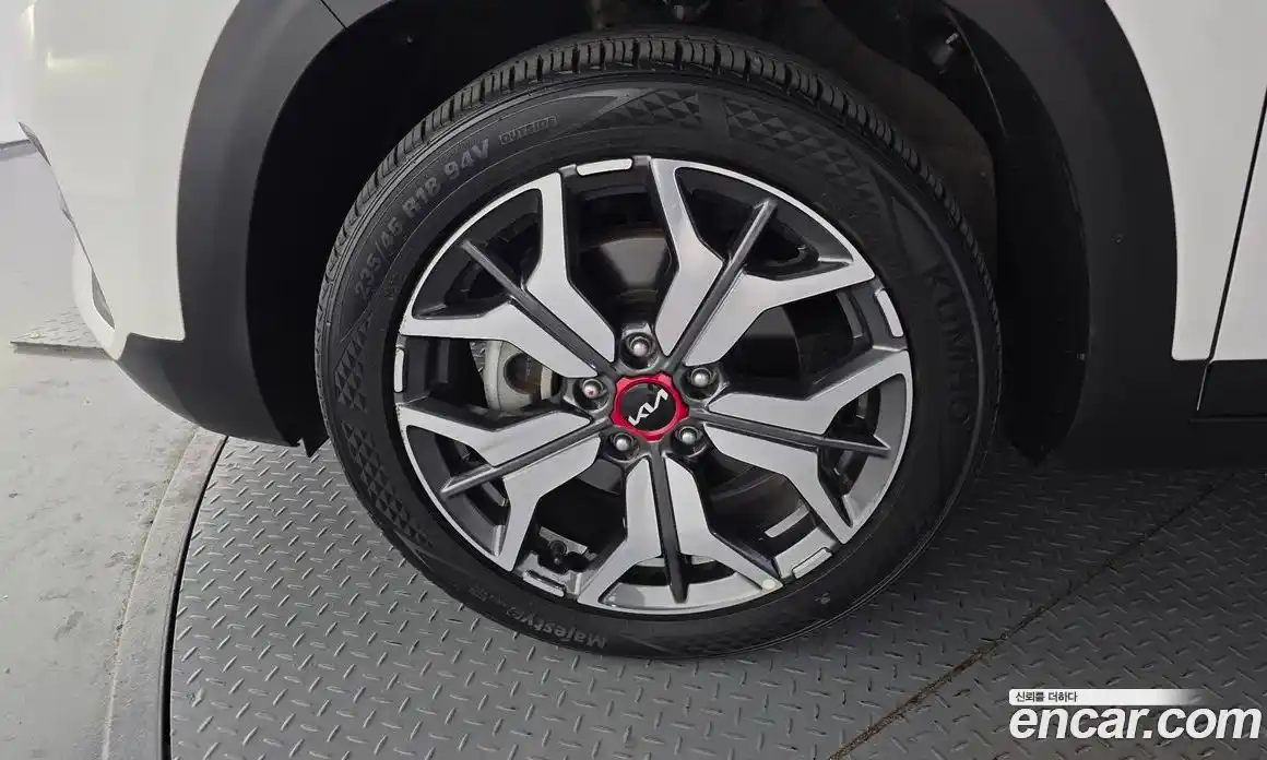 Kia Seltos 2023 1.6 Автомат в Москве № 132874, фото 14