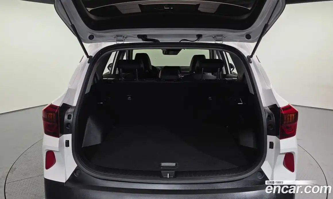 Kia Seltos 2023 1.6 Автомат в Москве № 132874, фото 8