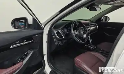 Kia Seltos 2023 1.6 Автомат в Москве № 133218, миниатюра 3