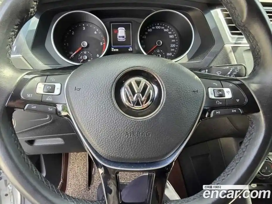 Volkswagen Tiguan 2018 2.0 Автомат в Москве № 141945, фото 13
