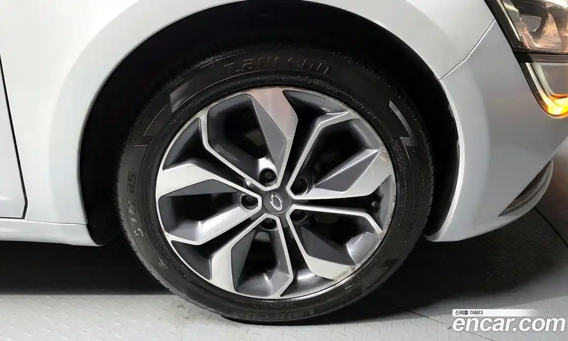 Renault SM6 2019 1.5 Автомат в Москве № 147758, фото 19