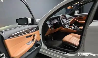 BMW 5-Series 2022 2.0 Автомат в Москве № 158091, миниатюра 2