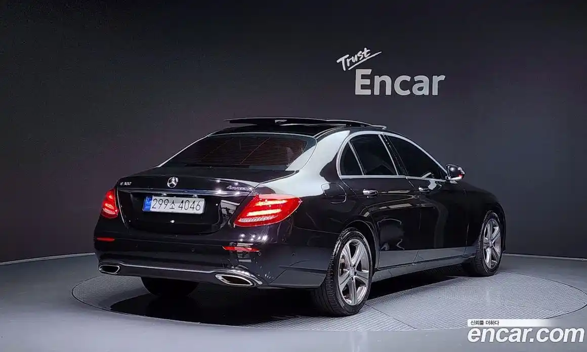 Mercedes-Benz E-Class 2017 2.0 Автомат в Москве № 160886, фото 19