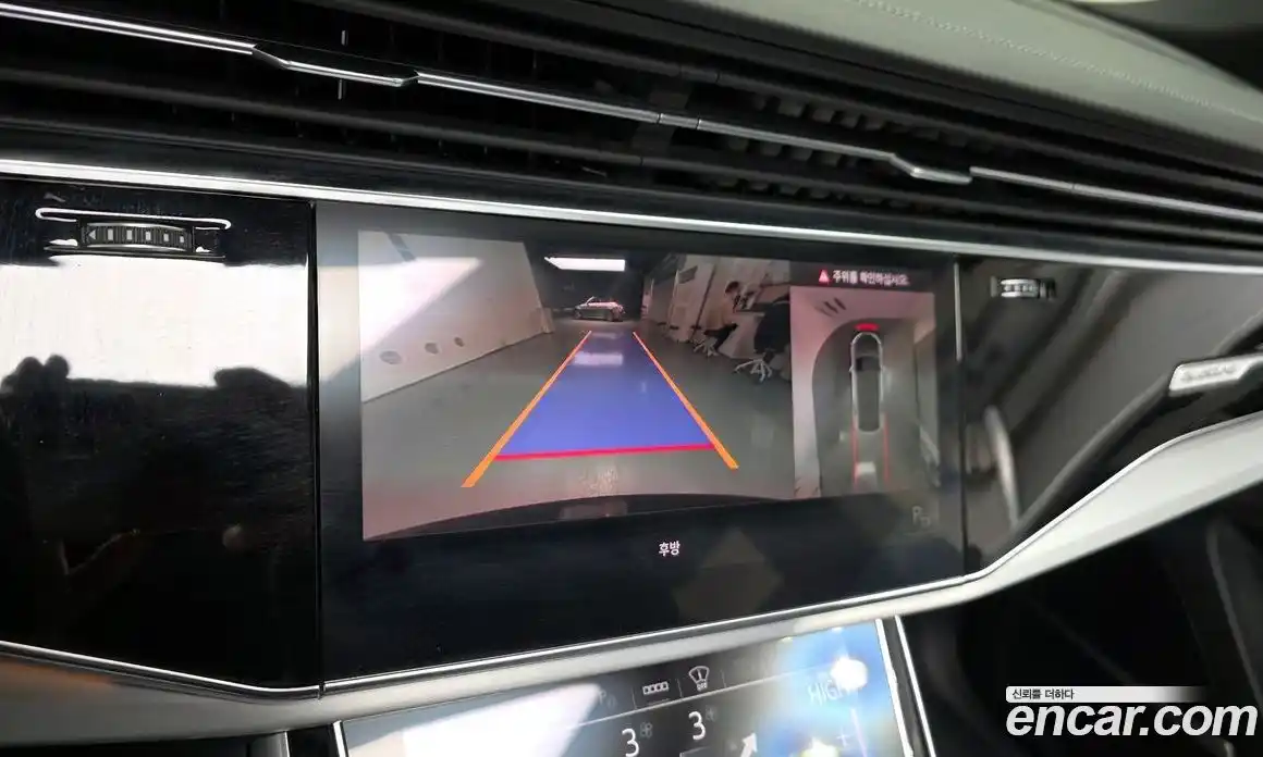 Audi Q8 2021 3.0 Автомат в Москве № 162783, фото 1