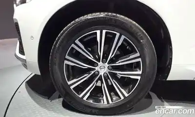 Volvo XC60 2022 2.0 Автомат в Москве № 164332, миниатюра 3