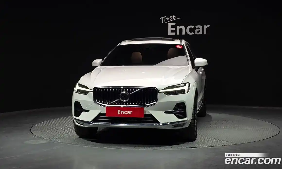 Volvo XC60 2022 2.0 Автомат в Москве № 164332, фото 4