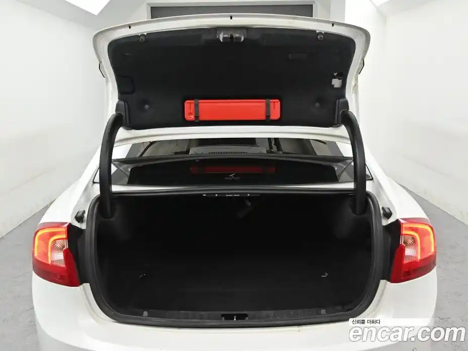 Volvo S60 2018 2.0 Автомат в Москве № 164859, фото 20