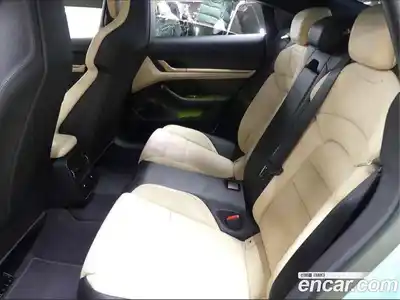 Porsche Taycan 2023 0.3 Автомат в Москве № 165746, миниатюра 12