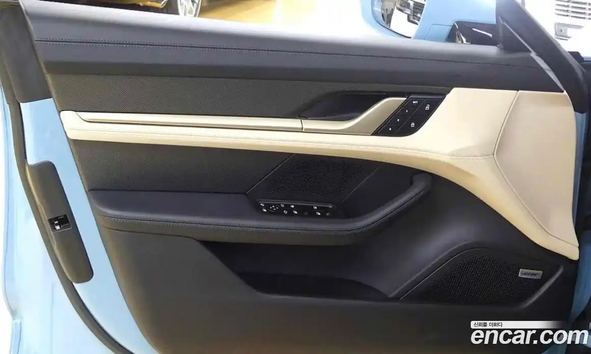 Porsche Taycan 2023 0.3 Автомат в Москве № 165746, фото 13