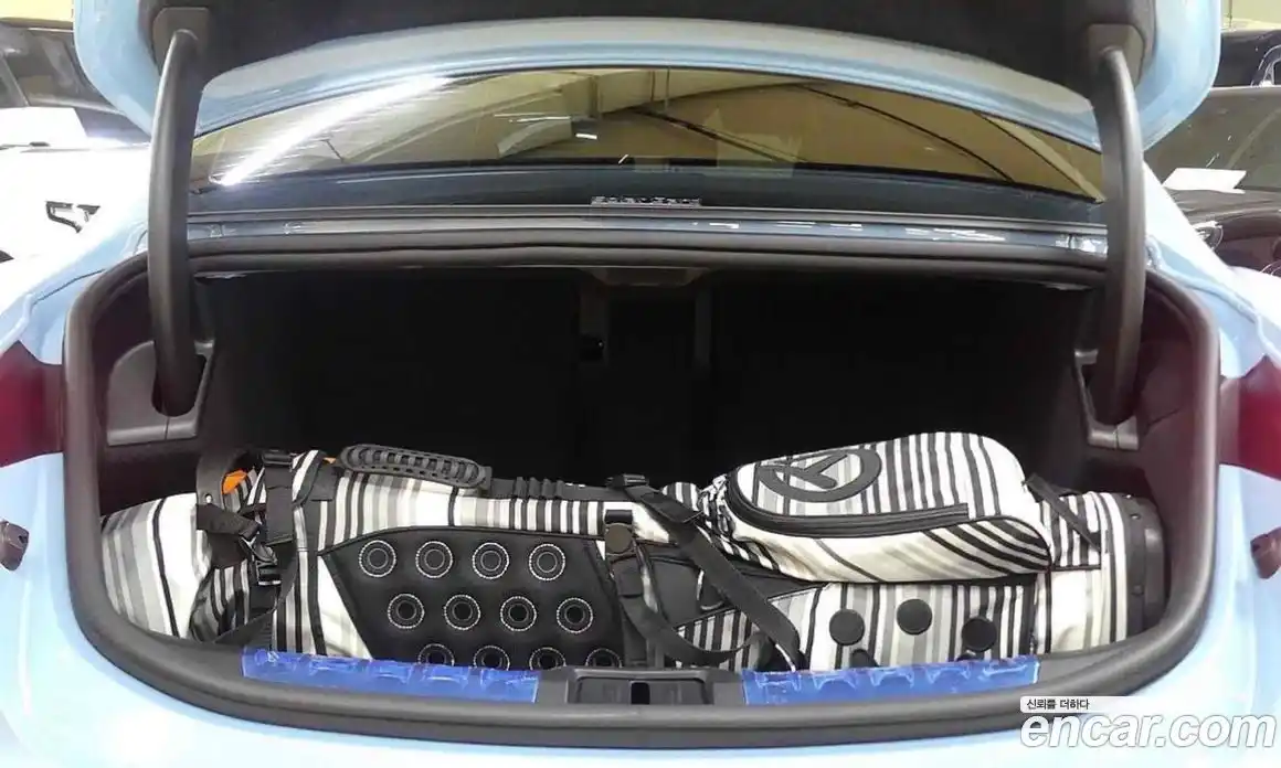 Porsche Taycan 2023 0.3 Автомат в Москве № 165746, фото 17