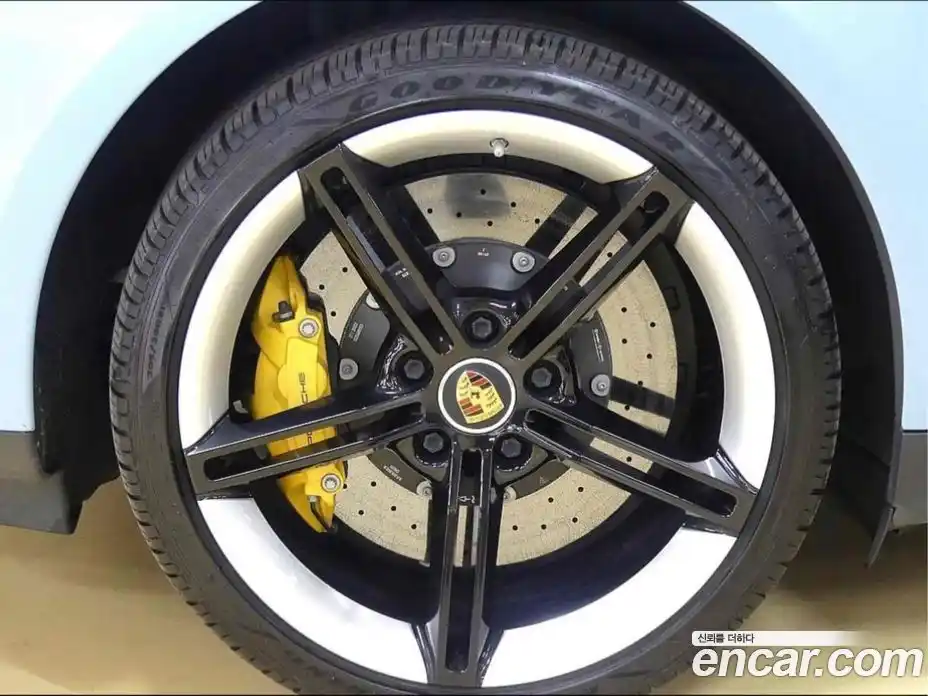 Porsche Taycan 2023 0.3 Автомат в Москве № 165746, фото 19