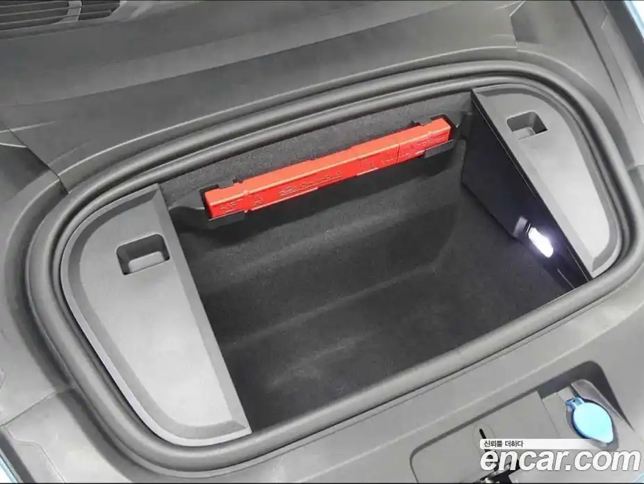 Porsche Taycan 2023 0.3 Автомат в Москве № 165746, фото 7