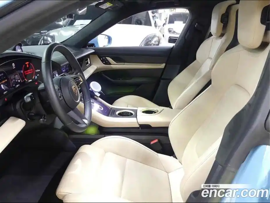 Porsche Taycan 2023 0.3 Автомат в Москве № 165746, фото 8