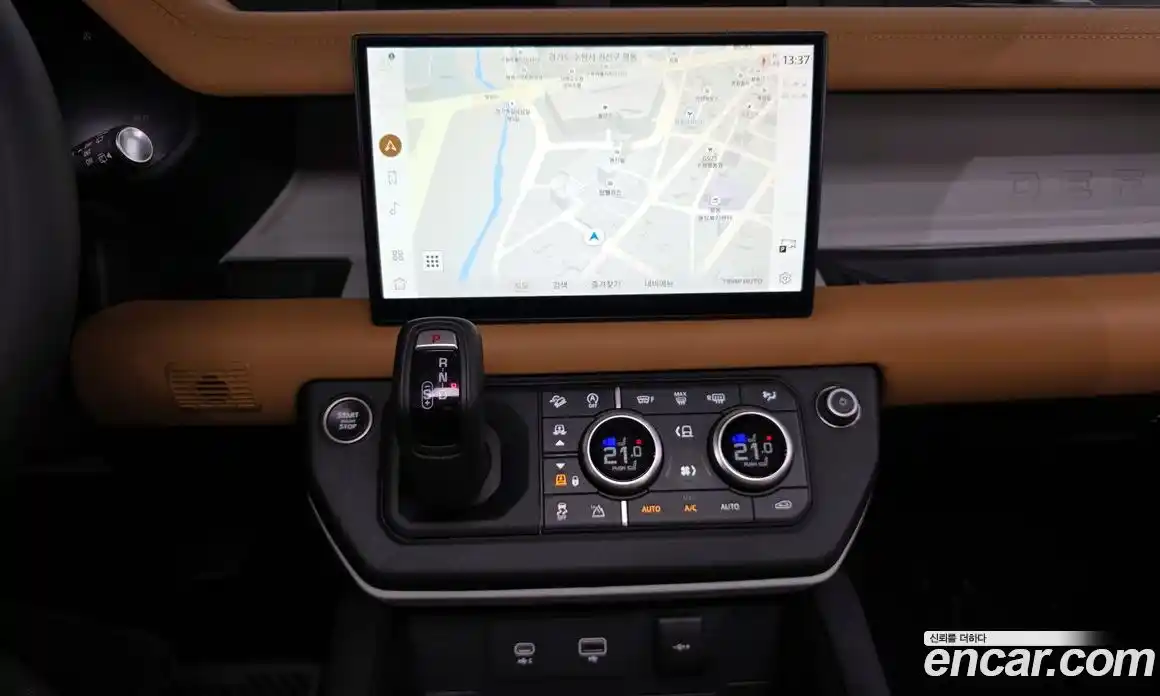 Land Rover Defender 2023 3.0 Автомат в Москве № 166114, фото 15