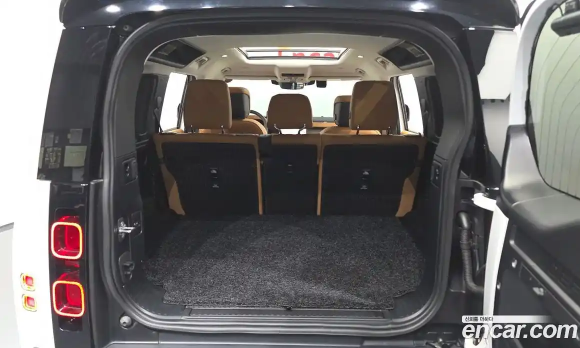 Land Rover Defender 2023 3.0 Автомат в Москве № 166114, фото 20