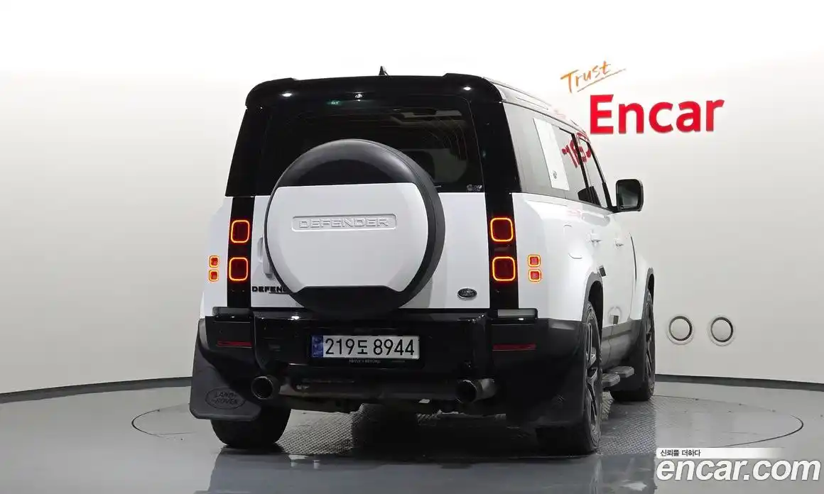 Land Rover Defender 2023 3.0 Автомат в Москве № 166114, фото 4