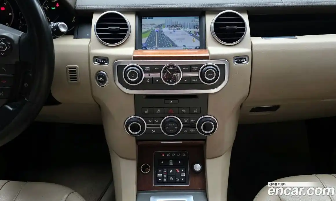 Land Rover Discovery 2016 3.0 Автомат в Москве № 166508, фото 19