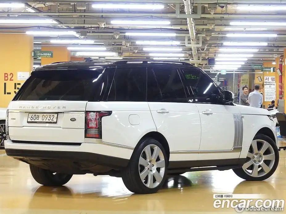 Land Rover Range-Rover 2015 4.4 Автомат в Москве № 166903, фото 4
