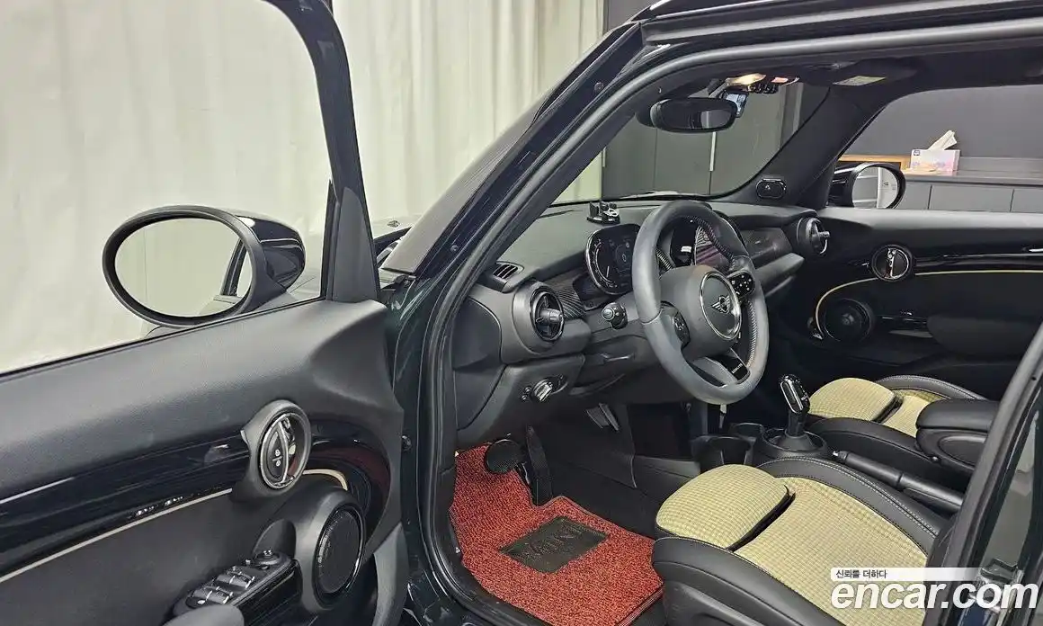 Mini Cooper 2023 2.0 Автомат в Москве № 166934, фото 12