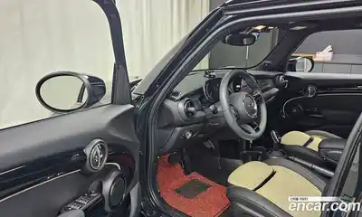 Mini Cooper 2023 2.0 Автомат в Москве № 166934, миниатюра 12