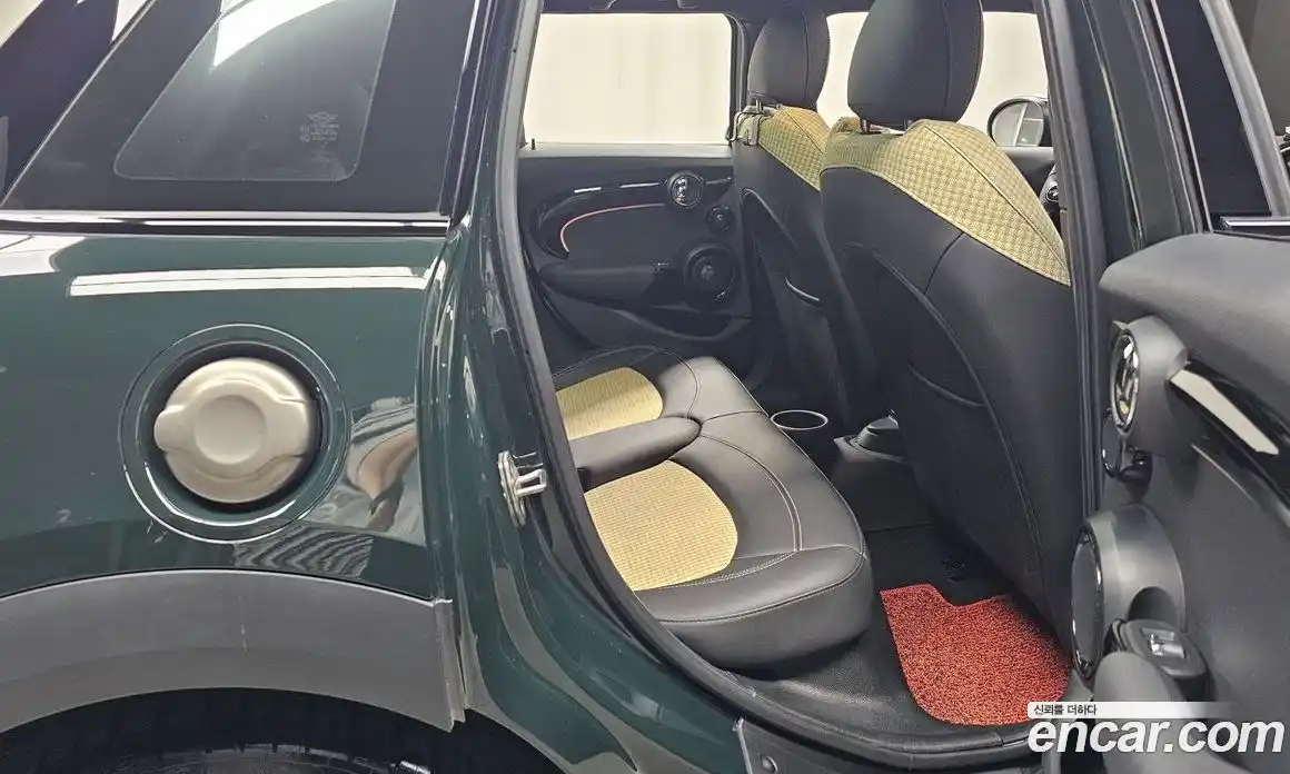 Mini Cooper 2023 2.0 Автомат в Москве № 166934, фото 13