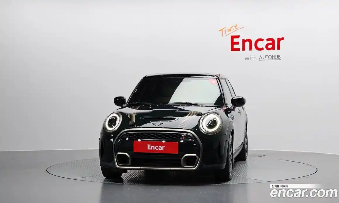 Mini Cooper 2023 2.0 Автомат в Москве № 166934, фото 16